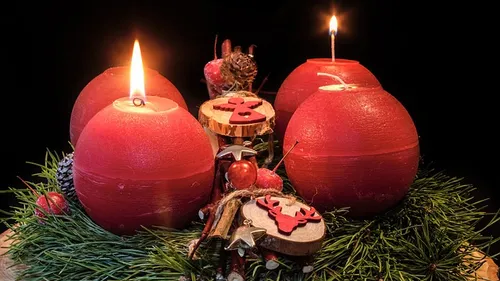 Adventskranz selber binden: Workshop in Hanau