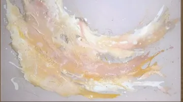 Abstraktes Gemälde mit wirbelnden Pastellfarben.