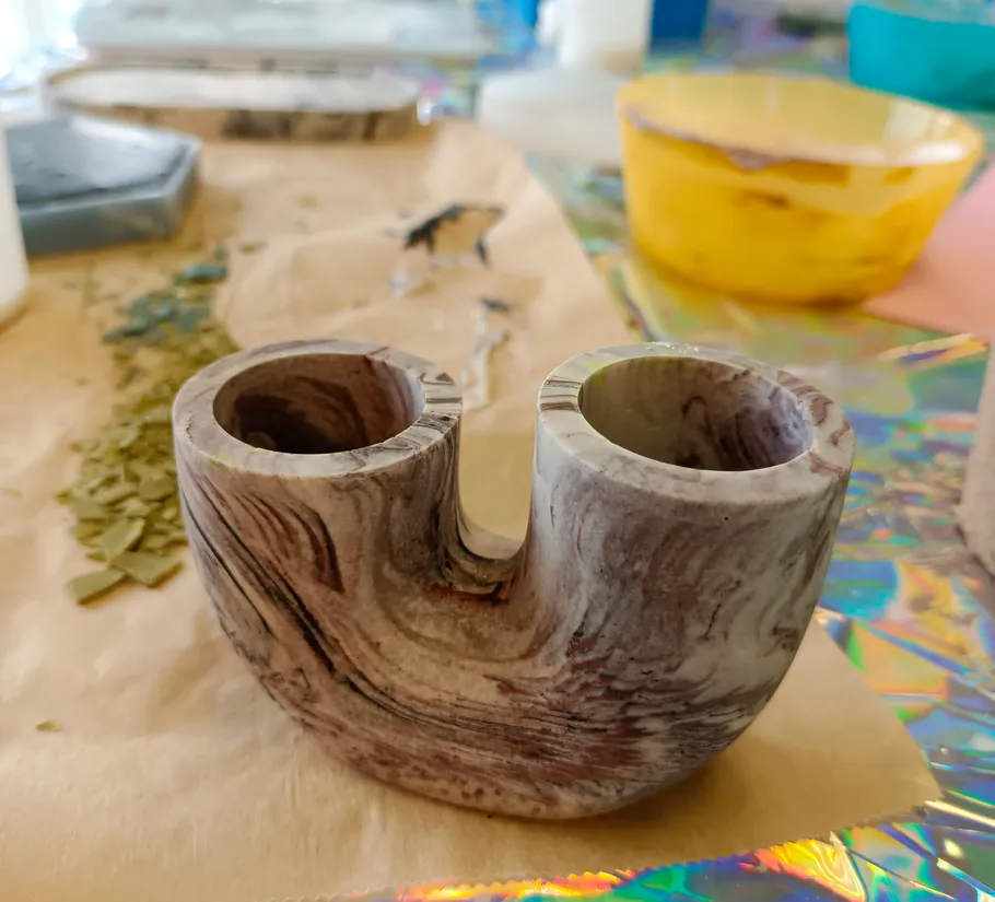 Doppelkammmer-Pfeife mit Holzoptik.
