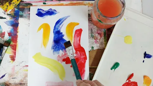 Grundlagen der Malerei in München: Kreativer Malworkshop