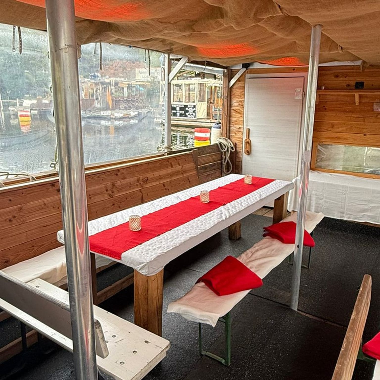 Glühwein Floßfahrt Berlin: Winterzauber auf der Unterhavel