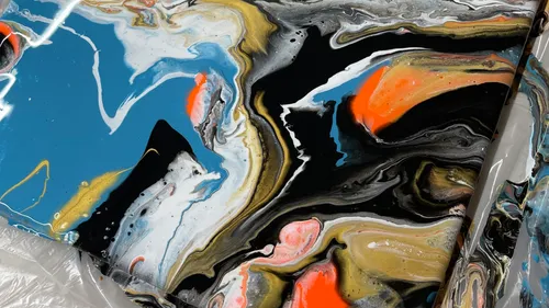 Acrylic pouring workshop with metallic gold in Düsseldorf!