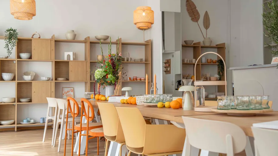 Dining table with decor in modern kitchen.
