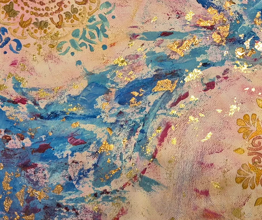 Abstraktes Gemälde mit Blau- und Goldstrukturen.