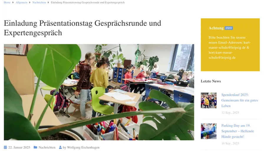 Kinder nehmen an einer Klassenaktivität teil.