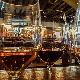 Weinprobe in Bielefeld: Probiere mehrere Sorten Weine