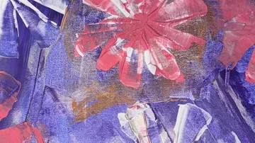Abstrakte Blumen auf Leinwand gemalt.