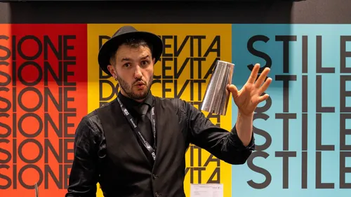 Showbarkeeper-Kurs in Berlin: Wurftricks & Showmoves