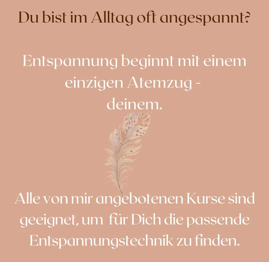 Text und Feder auf beigem Hintergrund.