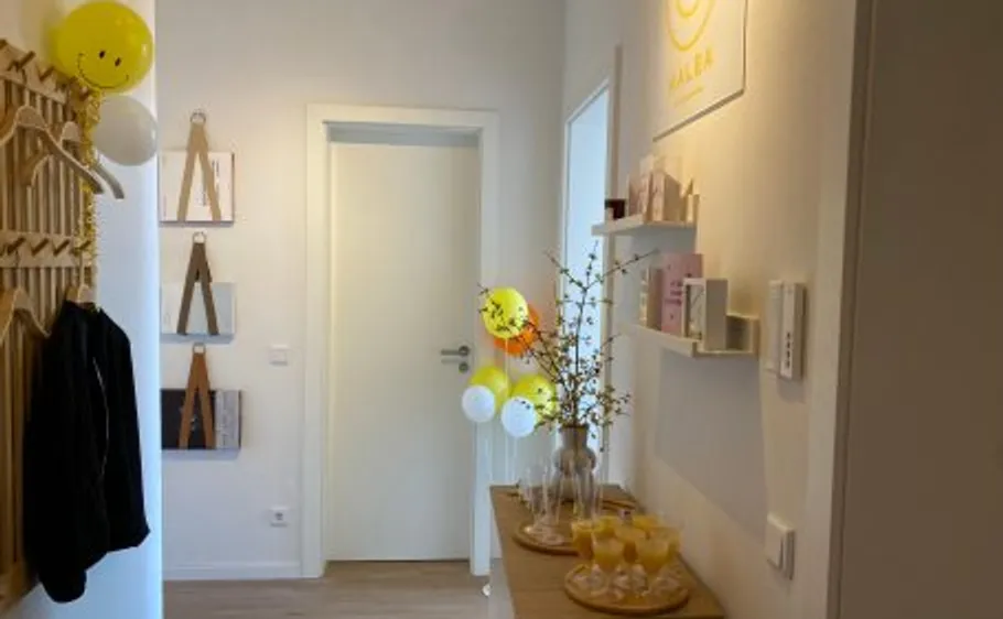 Hallway with decorations and balloons.
