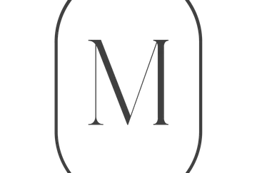 Buchstabe M in ovaler Form.
