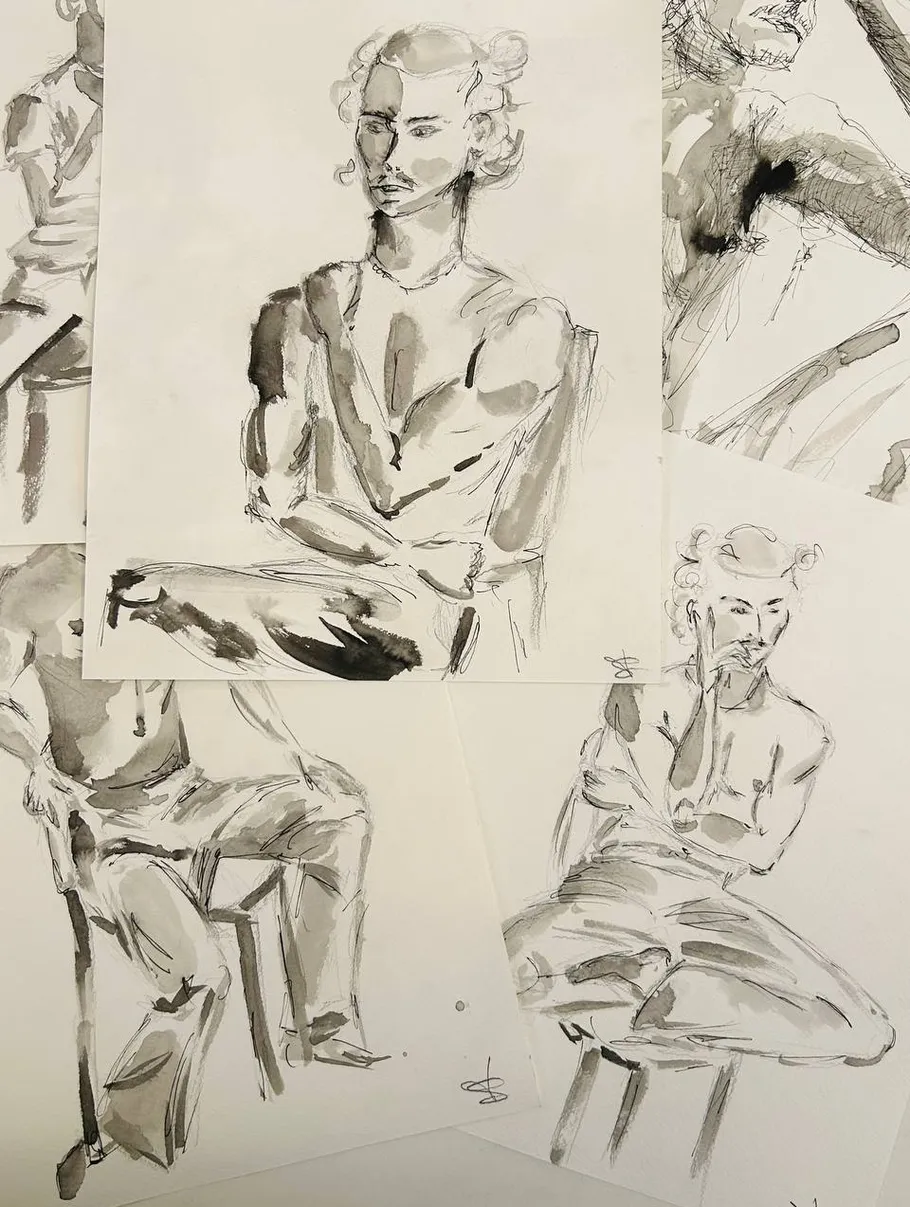 Figurenskizzen auf Papier, verschiedene Posen.