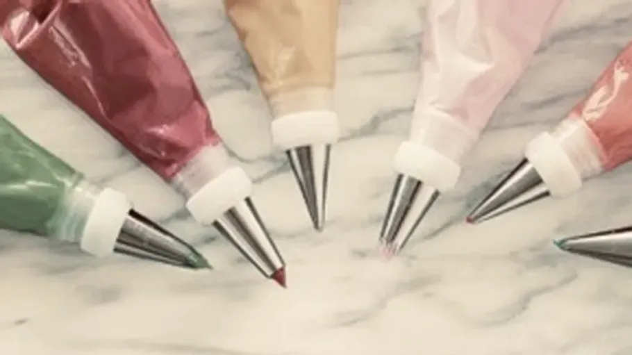 Piping bags arranged in a circle.