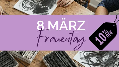 Hände zeichnen mit Kohle auf Tisch.