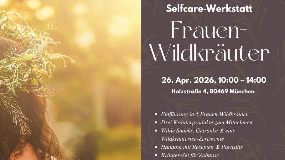 Frau mit Blumenkrone im sonnigen Garten.