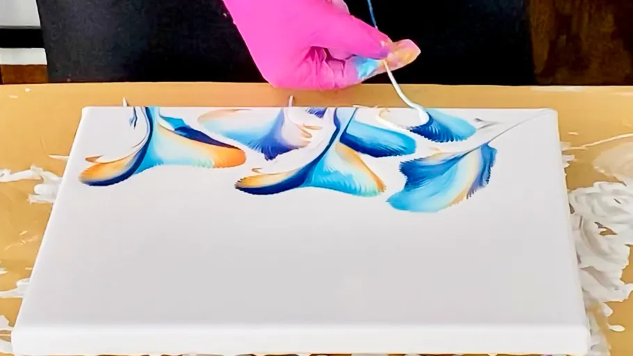 Hand malt Federn auf Leinwand mit Schnur.