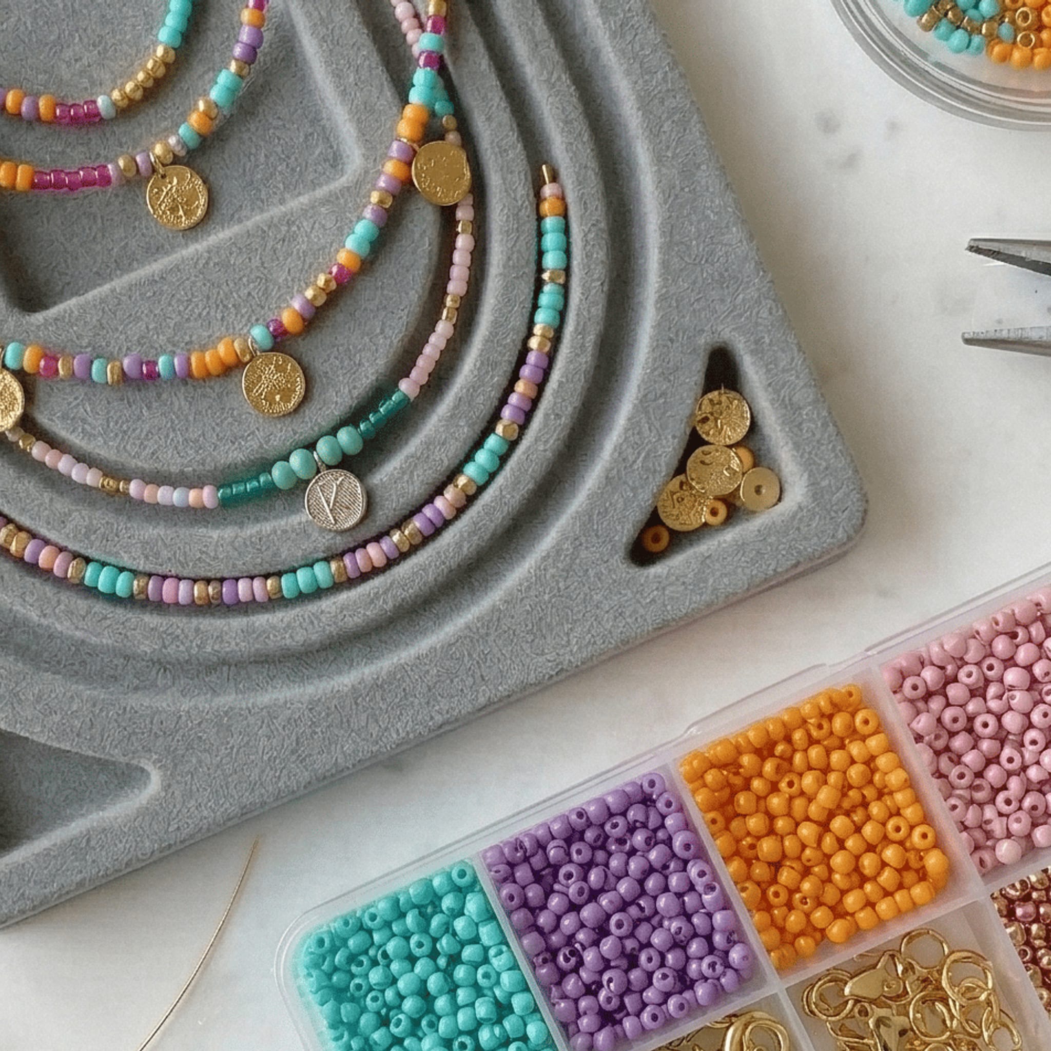 Schmuck Workshop in Bonn: Perlenschmuck designen