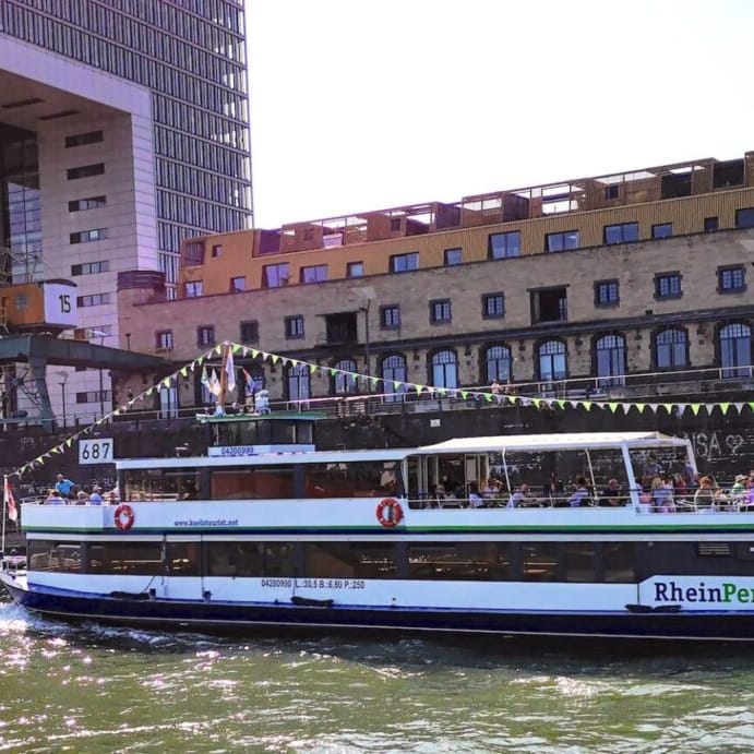 Skyline Tour in Köln: Sightseeing-Schifffahrt auf dem Rhein