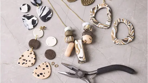 DIY jewelry set modeling: make jewelry from clay