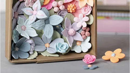 DIY creative kit: modeling flowers from pastel colors