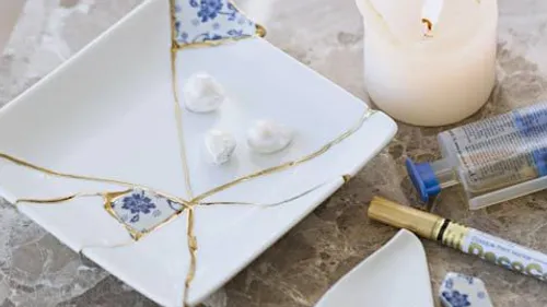 DIY Kintsugi Set: Repairing Ceramics with Gold