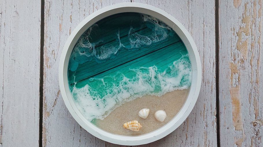 Epoxy resin workshop in Rostock: design a round tray | konfetti