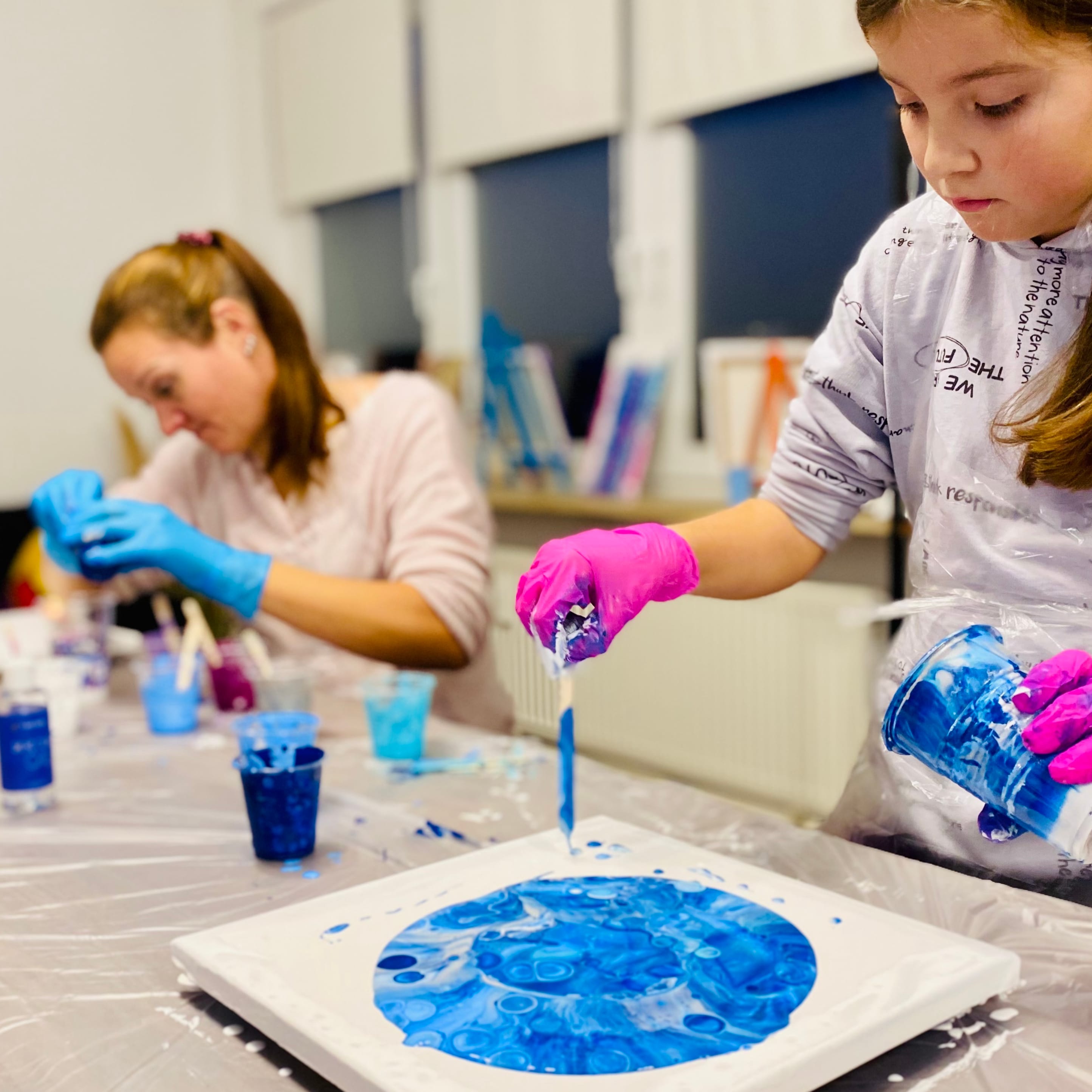 Eltern & Kind Acryl Pouring Workshop in Hemmingen