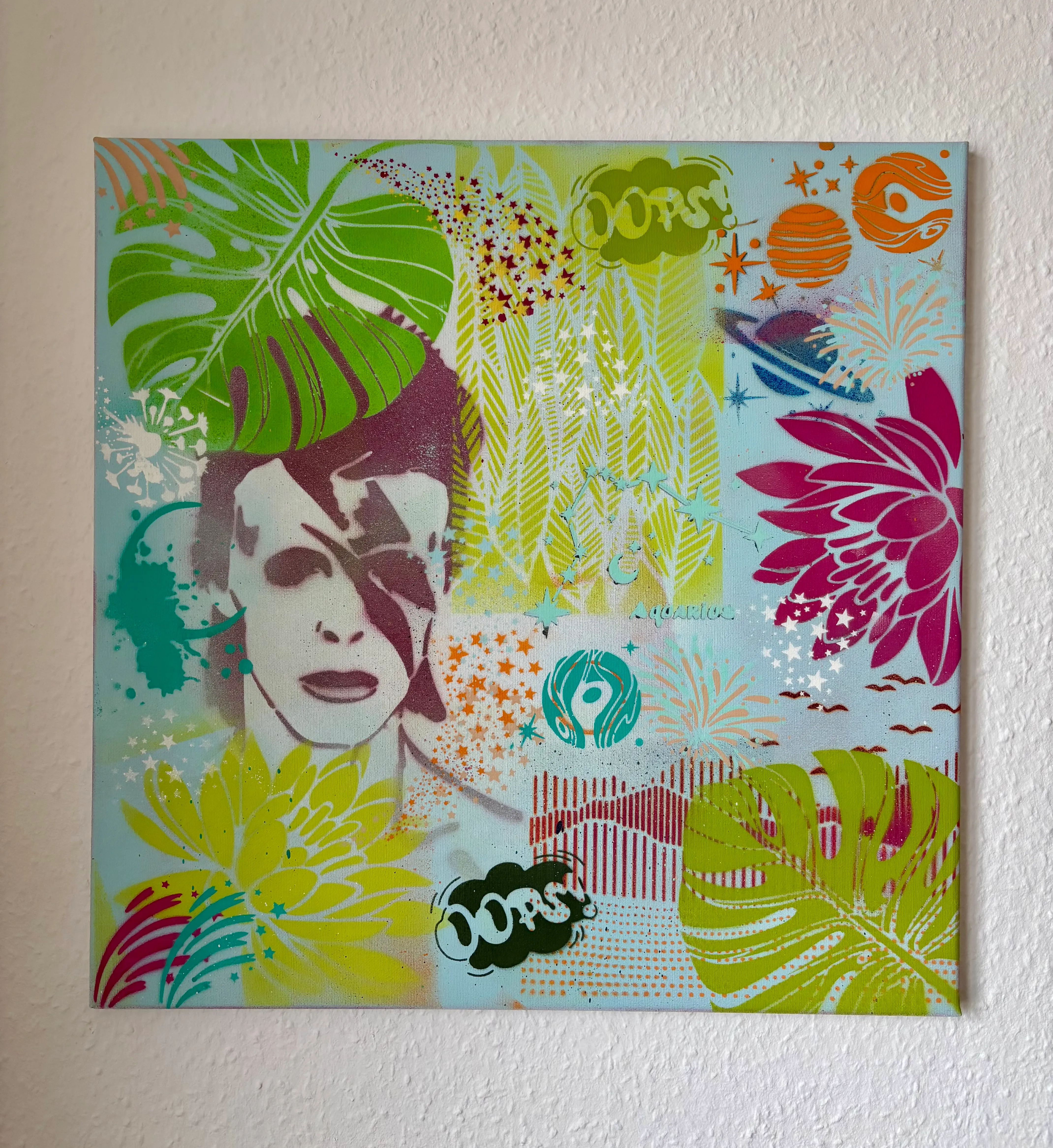 Buntes Pop-Art mit abstraktem Gesicht und Blättern.