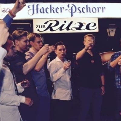 JGA auf der Reeperbahn: TittenTinas Comedy-Kieztour Hamburg
