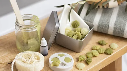 Mini-Seifen mit Olivenöl & Luffa – Set für zuhause