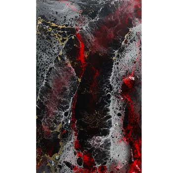 Abstrakte Kunst mit Rot-, Schwarz- und Grautönen.