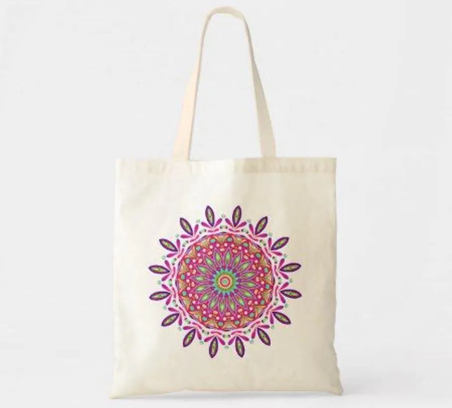 Einkaufstasche mit buntem Mandala-Design.