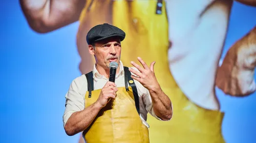 Experience Ruhrpott comedy live in Dortmund's oldest cinema
