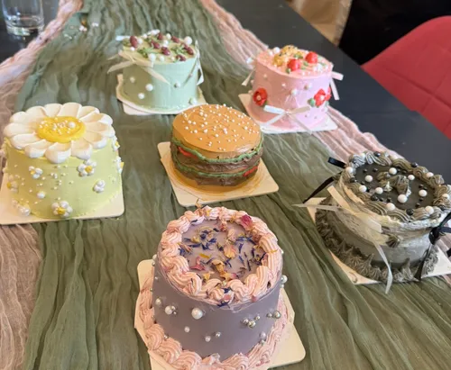 Bento Cake dekorieren in Hamburg-Harburg/Marmstorf