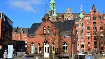 Historisches Backsteingebäude am St. Annenplatz, Hamburg.