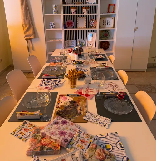 Glasteller mit Decoupage gestalten in Frasdorf