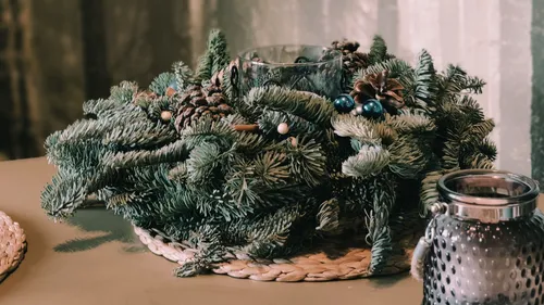 Adventskranz mit Dip-Dye-Kerzen in Düsseldorf