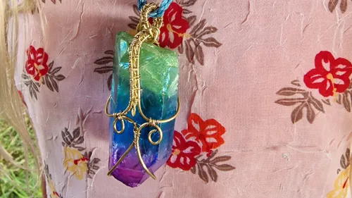Schmuck-Workshop mit Edelsteinen & Draht in Bochum