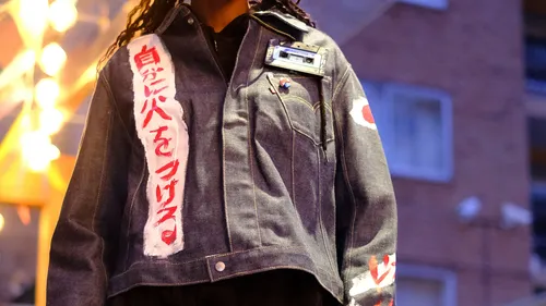 Kreative Denim-Kunst in Chemnitz – Bemalen von Jeansjacken