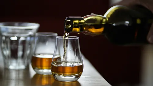 8 Whiskys verkosten in Berlin: Whiskys neu erschmecken