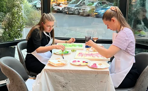 Breakfast & Paint: Buffet & Abstract Painting in Cologne