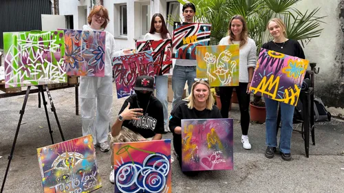 Graffiti & street art on canvas in Düsseldorf
