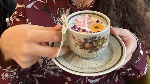 DIY Kerzen in Vintage-Tassen gießen in Frankfurt