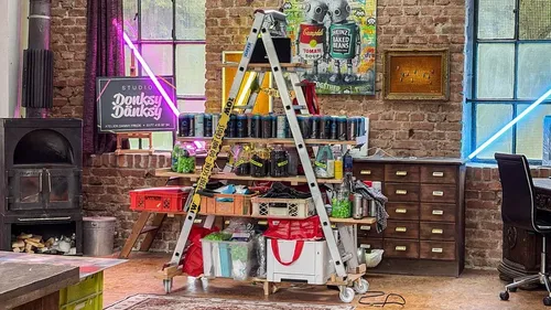 Graffiti, pottery and flowers binding group event Cologne-Porz