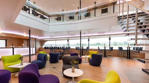Eventschiff mit Prosecco & Buffet in Monheim mieten