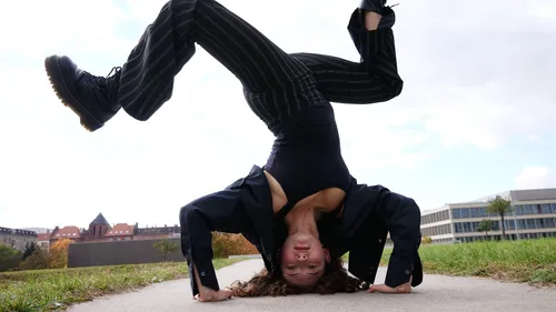 Zeitgenössischer Flow Tanzkurs