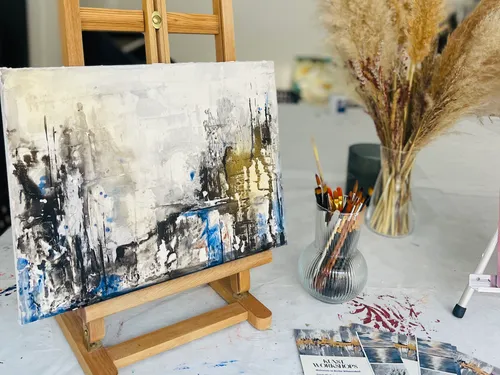 Kunstworkshop in Berlin: Abstraktes Spachteln