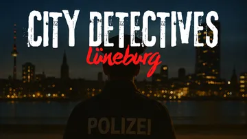 Polizist blickt auf nächtliche Stadtsilhouette.