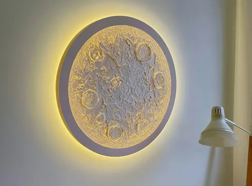 Wandlampe Mond mit Strukturpaste in Dresden