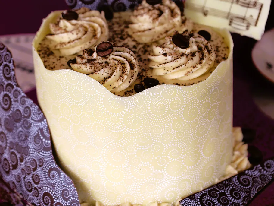 Online Backkurs: Schoko-Espresso-Torte mit Schokodruck | konfetti